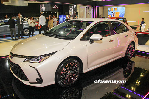 Cận cảnh Toyota Corolla Altis 2020 