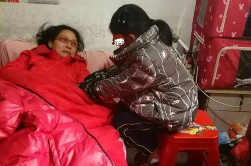 Bé gái 7 tuổi cầu xin "mẹ ơi, mẹ bán con cho nhà giàu đi", lý do khiến hàng triệu người khóc nghẹn