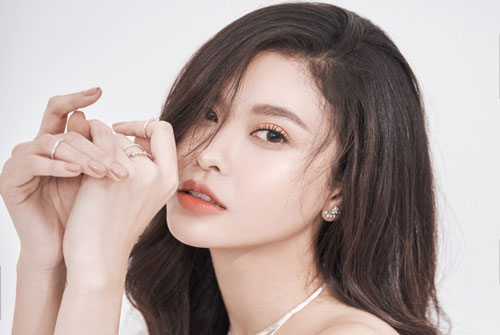 Trương Quỳnh Anh lo lắng vì gia đình đang ở Mỹ