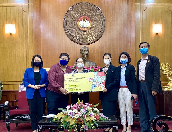 Đêm nhạc “Kiên Cường Việt Nam” quyên góp hơn 1,3 tỷ đồng cho quỹ phòng, chống Covid-19