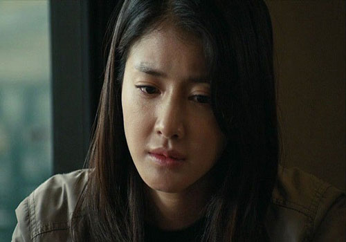 Trước khi ra về, mẹ chồng chị gái cầm tay bịn rịn và nói trong nước mắt rằng chỉ mong có được người con dâu như tôi