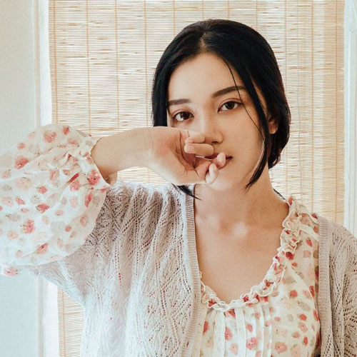 Phụ nữ khí chất: Bước ra đường là phải mang đủ 4 thứ này