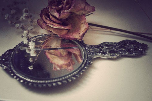 Để thứ này trong nhà gia chủ dễ đau ốm, vợ chồng quanh năm cãi vã tiền bạc "đội nón ra đi"