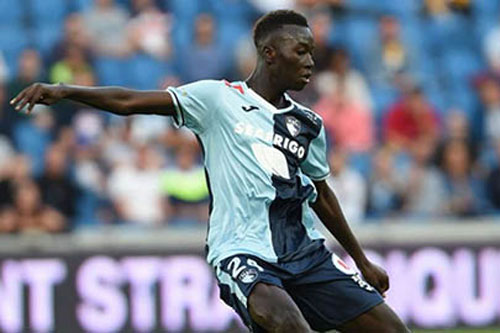 Ngoại hạng Anh đón tân binh đầu tiên trong mùa dịch Covid-19