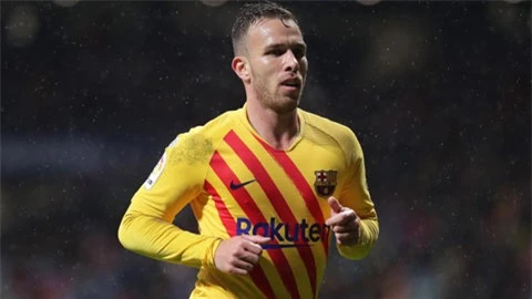 Barca đòi bán dù Arthur muốn ở lại