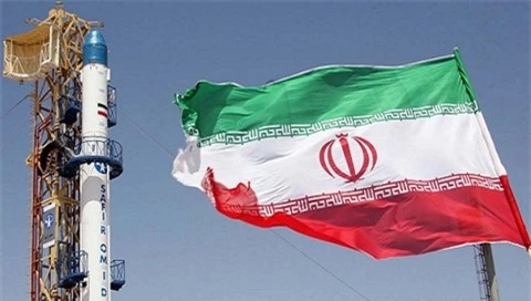 Iran phong ve tinh, My-Israel so ICBM bien tuong