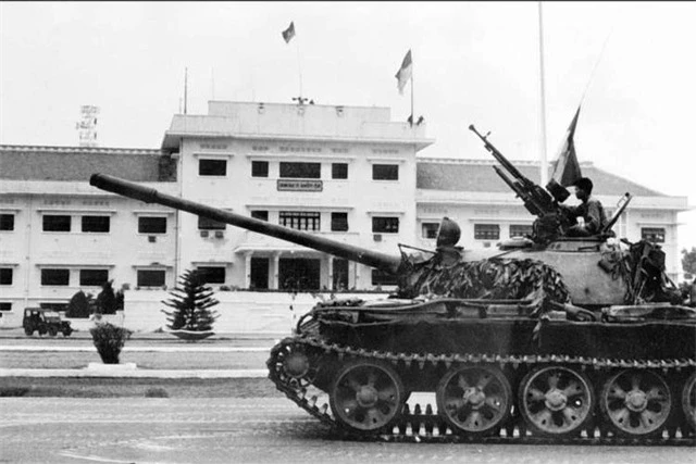 Những khoảnh khắc lịch sử ngày giải phóng Sài Gòn trên báo chí quốc tế - 5