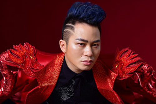 Tùng Dương tái hiện chặng đường ca hát