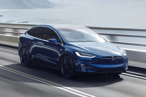 3. Tesla Model X Long Range Plus 2020 (quãng đường di chuyển/lần sạc: 528 km).