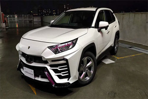 Toyota RAV4 biến thành siêu SUV Lamborghini Urus với giá rẻ bất ngờ