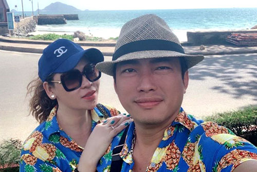 Kinh Quốc quấn quýt vợ đại gia