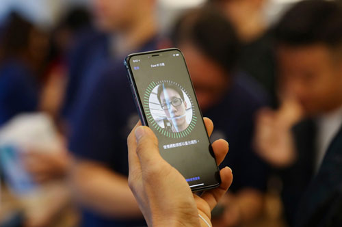 Apple giúp người dùng iPhone dể dàng mở khóa Face ID khi đeo khẩu trang
