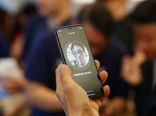 Apple giúp người dùng iPhone dể dàng mở khóa Face ID khi đeo khẩu trang