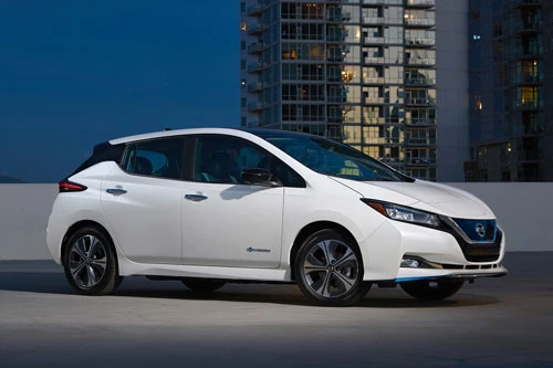 9. Nissan Leaf Plus 2020 (quãng đường di chuyển/lần sạc: 364 km).