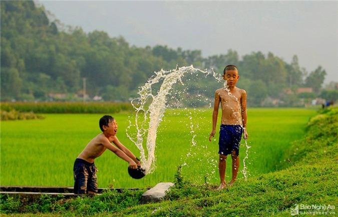 Cùng khám phá những sân chơi “đặc biệt” của con trẻ ở vùng quê nông thôn - Tạp chí Doanh nghiệp Việt Nam Cùng Khám Phá Những Sân Chơi “Đặc Biệt” Của Con Trẻ Ở Vùng Quê Nông Thôn - Tạp Chí Doanh Nghiệp Việt Nam