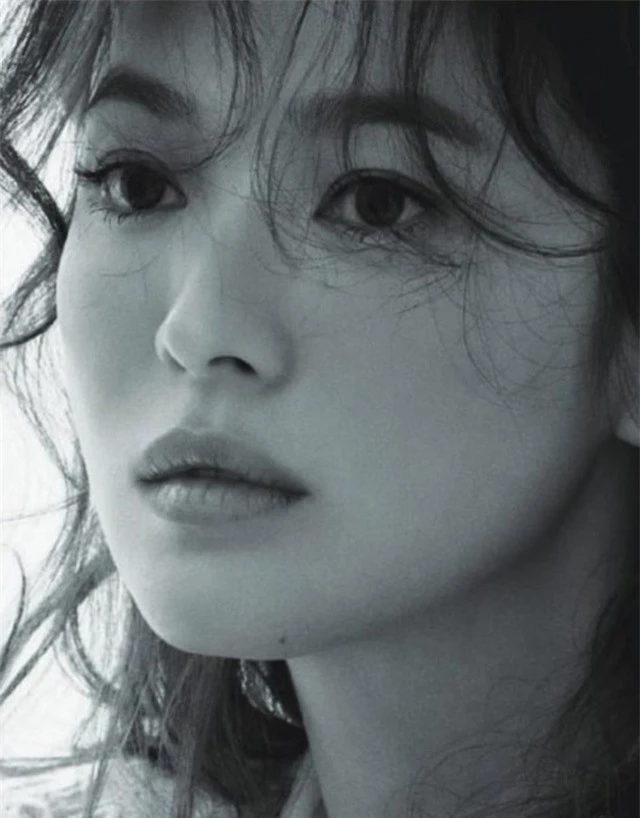 Song Hye Kyo mơ hồ hé lộ nguyên nhân chia tay Song Joong Ki - 4