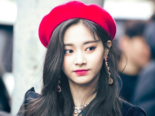 2 thành viên nhóm Twice là những người sở hữu mặt mộc đẹp nhất theo nhận định của chuyên gia trang điểm