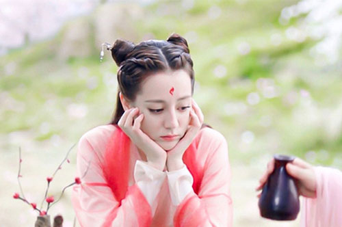 4 mỹ nhân sở hữu đôi chân dài nhất Cbiz: Địch Lệ Nhiệt Ba, Quan Hiểu Đồng chưa phải số 1