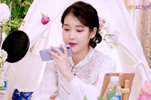 'Em gái quốc dân' IU tha thiết với nam nhân này là thế nhưng lại bị từ chối phũ phàng