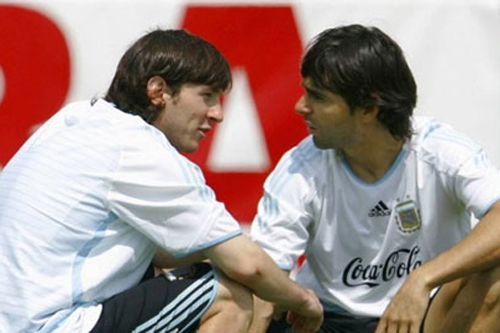 'Maradona là tinh túy nghệ thuật, Messi là chú chuột siêu tốc'