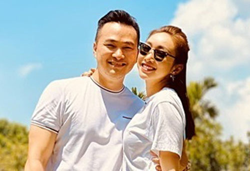 Chi Bảo và bạn gái xả hơi sau một tháng cách ly