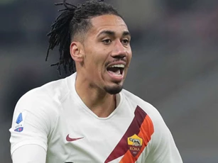 Roma sẵn sàng làm mọi cách để giữ chân Smalling