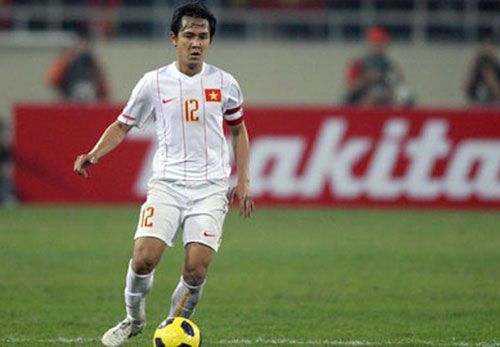 Tiền vệ Minh Phương: Bản hợp đồng kỷ lục và đường chuyền lịch sử