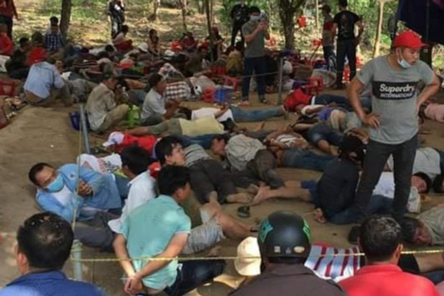 Bắt hơn 130 con bạc tại sòng bạc giáp ranh 3 tỉnh