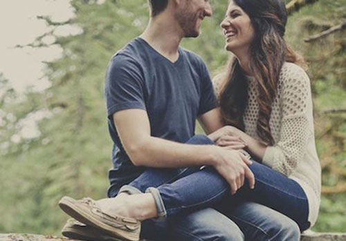 8 dấu hiệu của một người đàn ông sẽ không bao giờ ngừng yêu thương bạn