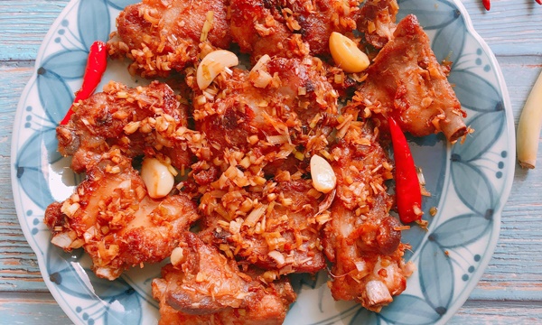 Làm ngay sườn chiên sả ớt đậm đà, hao cơm chiêu đã cả nhà