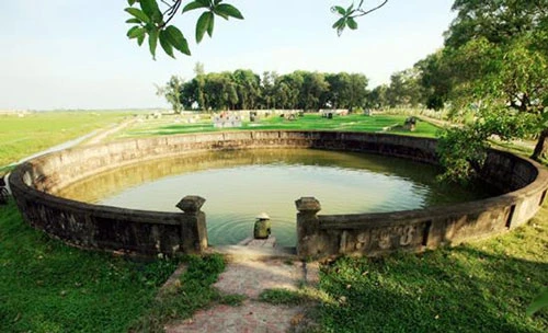 Giếng làng Ước Lễ, ở làng, hệ thống giếng cổ vẫn còn, có giếng to, giếng nhỏ, là nơi sinh hoạt chung của cư dân trong làng (Ảnh: hanoi.gov)