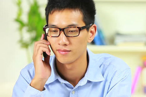 Bạn gái vui mừng báo mức lương khủng ở công ty mới và chấp nhận lời cầu hôn, thế nhưng tôi lại cảm thấy rất lo sợ và không muốn cưới nữa