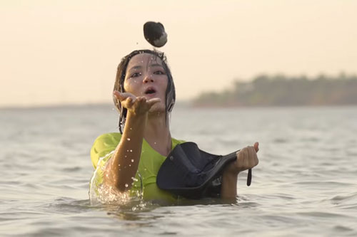 H’Hen Niê gây bất ngờ khi là hoa hậu đầu tiên ở Việt Nam làm điều này