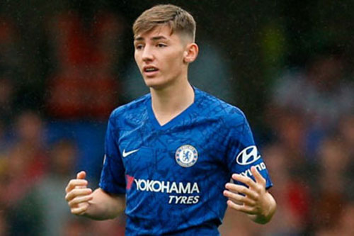 "Thần đồng" của Chelsea thường mặc áo Liverpool khi ở nhà