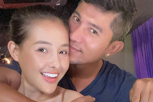 Lương Bằng Quang ra sức bênh vực Ngân 98 trước lùm xùm đá đểu Ngọc Trinh, tiện thể khoe "thành quả" nhờ bạn gái