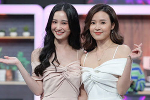 Midu mặc đồ đôi, đọ vai trần với Jun Vũ