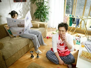 Tôi vừa làm chồng, vừa kiêm... giúp việc, bảo mẫu