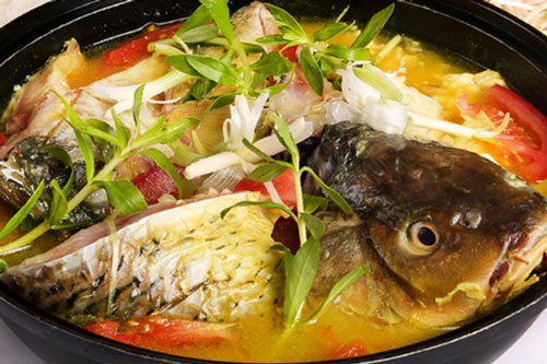 Dùng nước sôi hay nước lạnh để nấu canh cá? Đây mới là cách nấu chuẩn nhất để khử hết mùi tanh