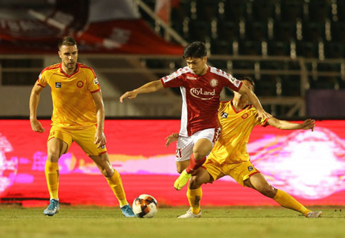 Công Phượng ở lại TPHCM, chưa về với bầu Đức