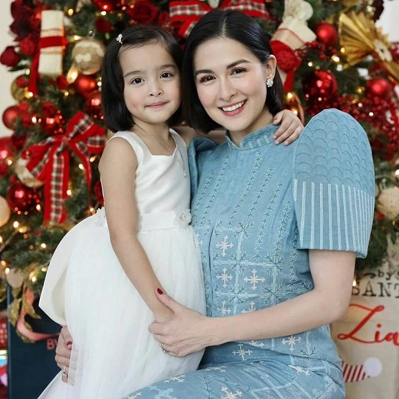 Marian Rivera rạng rỡ bên con gái Zia - Ảnh: Internet