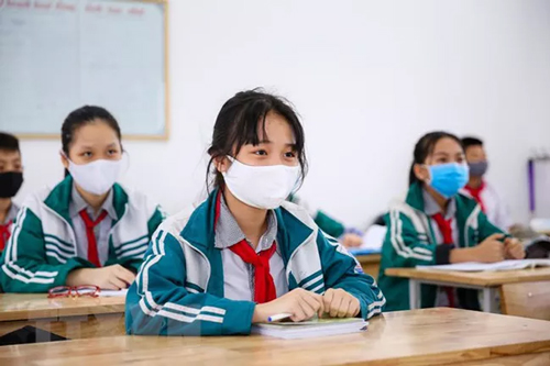 Hôm nay (4/5), học sinh tại 63 tỉnh thành đi học trở lại sau kỳ nghỉ dài