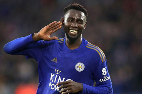 PSG nhập cuộc, M.U khó giành được cầu thủ Ferdinand tiến cử