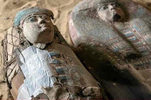 Hai xác ướp trong khu nghĩa trang cổ 4.500 tuổi ở Ai Cập