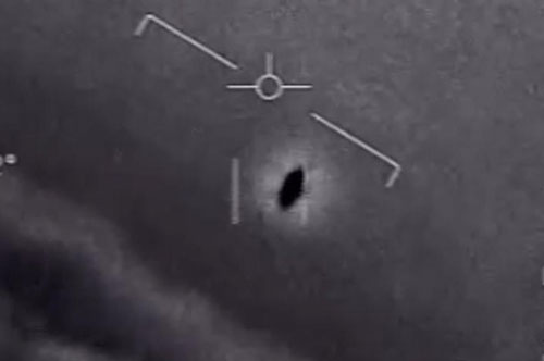 Tại sao Lầu Năm Góc công bố video về UFO lúc này?