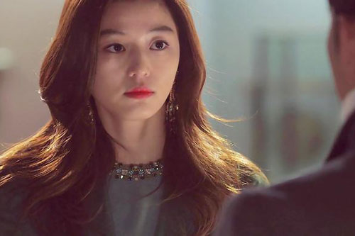 Vừa mở cửa thấy bố mẹ chồng, vợ hỏi một câu khiến tôi 'phát hỏa' chỉ muốn lao vào 'táng' cho một trận