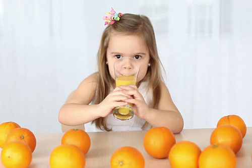 Loại nước tưởng "bổ béo" này lại là nguyên nhân khiến trẻ mắc nhiều bệnh tật, mẹ tuyệt đối không được cho con uống