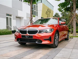 Dưới 2 tỷ, chọn Mercedes-Benz C 200 Exclusive hay BMW 320i Sport Line?
