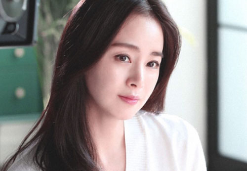 Chuyên gia trang điểm chỉ cách make-up mỏng nhẹ, tự nhiên đẹp như Kim Tae Hee