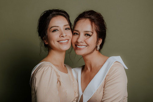 Thúy Hằng - Thúy Hạnh năm 15 tuổi giống nhau đến nỗi ông xã cũng "bó tay"