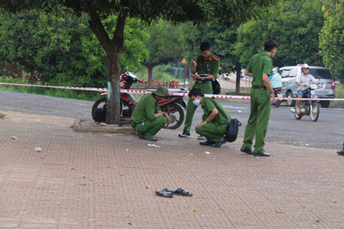 Đắk Nông: Mâu thuẫn khi bắt khách, tài xế taxi đâm đồng nghiệp tử vong